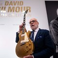 Davido Gilmouro gitarų kolekcijos aukciono akimirka 