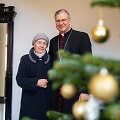 Arkivyskupas Kęstutis Kėvalas su mama Irena