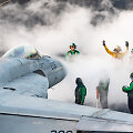 F/A-18E &bdquo;Super Hornet&ldquo; naikintuvas lėktuvne&scaron;yje &bdquo;USS Harry S. Truman&ldquo;