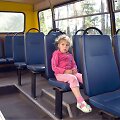 Lietuvoje vaikui iki 7-erių metų keliaujant tarpmiestiniu autobusu bilieto pirkti nereikia, tačiau jam nepriklauso ir atskira vieta