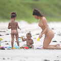 Kim Kardashian su vaikais North ir Saintu