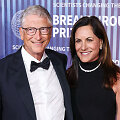 Billas Gatesas ir Paula Hurd praėjusį mėnesį &bdquo;Breakthrough Prize&ldquo; apdovanojimų ceremonijoje