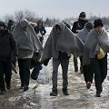 Migrantai keliauja per žiemos kaustomą Serbiją