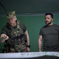 Ukrainos kariuomenės Sausumos pajėgų vadas Oleksandras Syrskis ir Ukrainos prezidentas Volodymyras Zelenskis