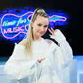 Eurovizinę dainą 15min studijoje pristato Rūta Loop