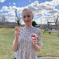 Dvylikametė Justė Žvirblytė per karantiną atrado aistrą gaminti. Mergaitės desertai sulaukia giminaičų komplimentų.