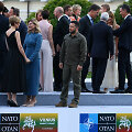 Volodymyras Zelenskis ir Olena Zelenska NATO vir&scaron;ūnių susitikime