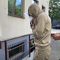 Į teismą vedamas ugniagesys dangstėsi veidą 