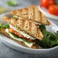 &bdquo;Caprese&ldquo; vi&scaron;tienos sumu&scaron;tinis