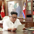 Kim Jong Unas skaito Donaldo Trumpo lai&scaron;ką