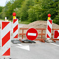 Kelias uždarytas dėl remontuojamo tilto