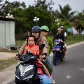 Vietnamo rezidentai evakuojasi