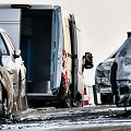 Nusikaltėliai padegė apiplė&scaron;tą ma&scaron;iną greitkelyje
