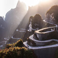 Tianmen&scaron;ano didžiųjų vartų kelias (Tianmen Shan Big Gate Road)