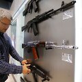 Maskvos oro uoste atidaryta Kala&scaron;nikovo ginklų ir suvenyrų parduotuvė