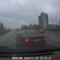 chuliganiskas-bmw-manevras-ukmerges-g-trecioje-juostoje-uzmigusiam-vairuotojui