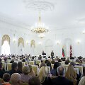 Prezidentė Dalia Grybauskaitė pasveikino ir ordino &bdquo;Už nuopelnus Lietuvai&ldquo; medaliu apdovanojo daugiavaikes motinas