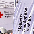 Socialinės apsaugos ir darbo ministrė Monika Navickienė Katedros aik&scaron;tėje i&scaron;lydėjo Lietuvos Raudonojo Kryžiaus savanorių ekipažą,