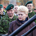 Prezidentė Dalia Grybauskaitė susipažino su Greitojo reagavimo pajėgų kariais.