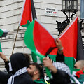 Palestiniečių rėmėjai per protestą Londone