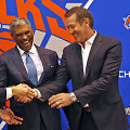 Nuo tada, kai &bdquo;Knicks&ldquo; pakvietė J.Hornaceką (de&scaron;inėje) pernai birželį,  NBA komandose nėra naujų trenerių.