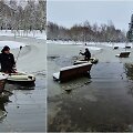 Klaipėdietis M.Andrijanovas po vos prie&scaron; metus visuomenei atvertą skverą, pavadintą skambiai Ąžuolyno giraite, irstėsi valtele.