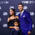 Cristiano Ronaldo su Georgina Rodriguez ir sūnumi