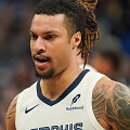 Brandonas Clarke'as visus 7 sezonus atstovavo &bdquo;Memphis Grizzlies&ldquo; klubui.