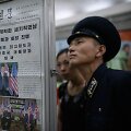 &Scaron;iaurės Korėjiečiai sutinka žinią apie Donaldo Trumpo ir Kim Jong Uno susitikimą