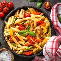 Makaronai su vi&scaron;tiena ir pomidorais