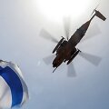 Izraelio vėliava ir sraigtasparnis / JACK GUEZ / AFP