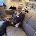 Klaipėdietė Stanislava Kotelnikova, nesinaudojanti internetu ir turinti, kaip ji vadina &bdquo;mygtukinį telefoną&ldquo;, niekaip negali patekti pas gydytojus.