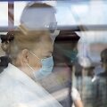 Vie&scaron;ojo transporto kontrolė Vilniuje primena keleiviams dėvėti kaukes