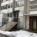 Nakvynės namų Klaipėdoje darbuotojai piktinasi, kad negali grįžti dirbti į padalinį &Scaron;ilutės plente, nors &scaron;is jau ir pabaigtas.