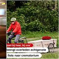 Adas Verhoevenas pagerbė savo žmoną, palydėjęs ją abiejų mėgtu keliavimo būdu.
