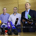 Naujausias belaisvių paleidimas buvo organizuotas tarpininkaujant Viktorui Medvedčukui (de&scaron;inėje)