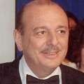 Keliolikos &bdquo;Grammy&ldquo; laureatas Arifas Mardinas vadinamas geriausiu pastarųjų penkių de&scaron;imtmečių prodiuseriu. 