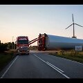 volvo-trucks-how-to-haul-a-150-tonne-windmill