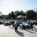 Vilniuje prasidėjo senovinių automobilių žygis Baltijos keliui paminėti.
