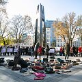 Socialinių darbuotojų akcija &bdquo;Kiek galime gintis rankinėmis?&ldquo;