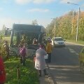 Vilniuje nuo kelio nuvažiavo autobusas