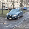 &bdquo;Audi&ldquo; važiuoja pėsčiųjų takais Kalvarijų gatvės kieme Vilniuje