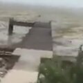 Uragano Irma galybė: vandenį i&scaron; pakrančių siurbia į save