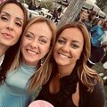 Giorgia Meloni (viduryje) ir žuvusi jos draugė Nicoletta Golisano (de&scaron;inėje).
