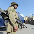 Ginkluoti kariai Pakistano gatvėse &ndash; įprastas reginys.