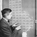 Veimaro respublikoje banknotai buvo tokie nevertingi, kad naudoti tiesiog kaip sienų dekoracijos