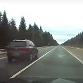 Vairuotojai lenkia neleistinose vietose