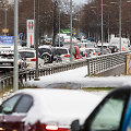 Sniegas sunkina eismo sąlygas Vilniuje