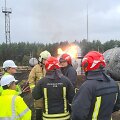 Ekspertai ie&scaron;ko būdų, kaip užgesinti gaisrą dujų pilstymo stotyje