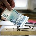 Pagal autorines sutartis dirbantys asmenys per nežinojimą gali atsidurti spąstuose &ndash; kurį laiką negavus autorinio atlyginimo ir tuo metu nemokėjus mokesčių, už kai kurias gydymo paslaugas gali tekti susimokėti pačiam.